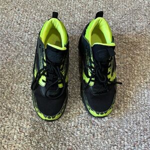 Boys heelys, good condition!